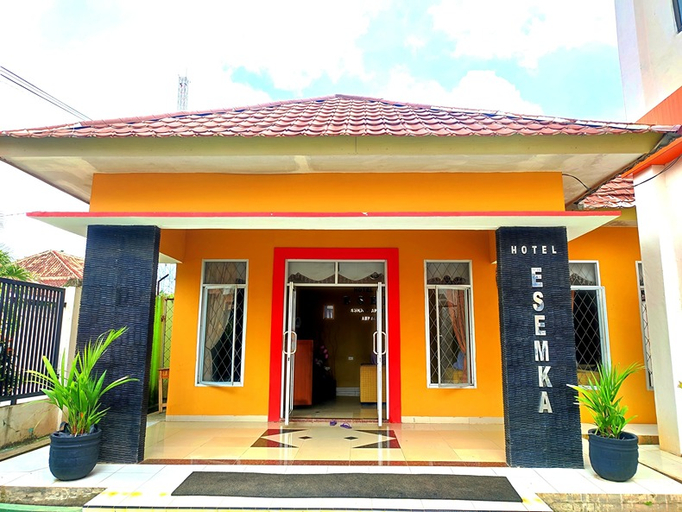 Exterior & Views 2, Esemka Hotel and Convention Kotabumi, North Lampung