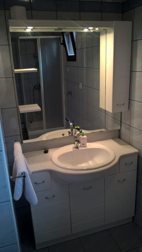 Bathroom 3, Apartments Jurlina, Starigrad