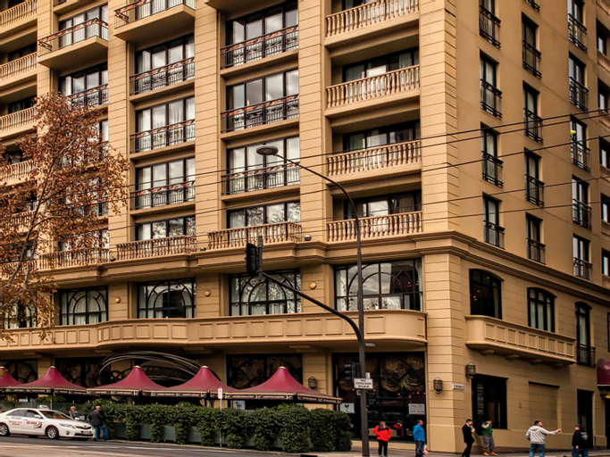 Exterior & Views 18