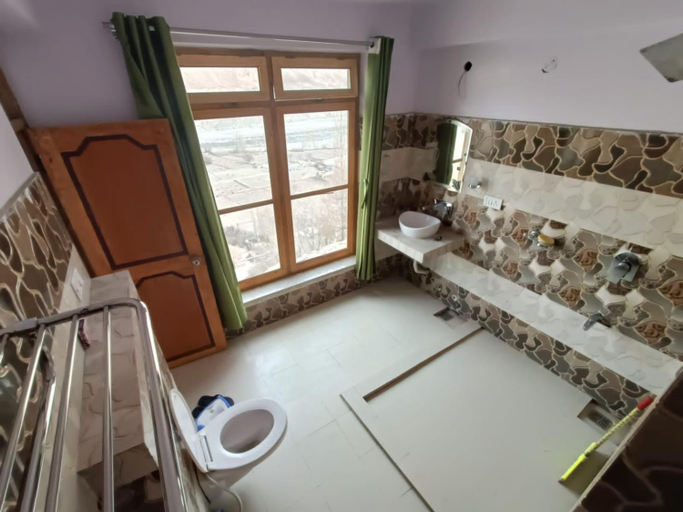 Bathroom 5, Hotel The Stone Palace-Turtuk, Leh