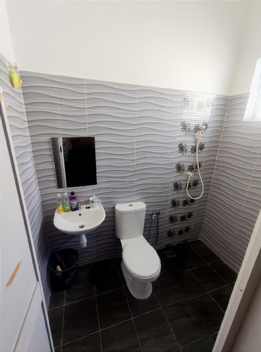 Bathroom 2, ZR Homestay Padang Temu Melaka, Malacca City