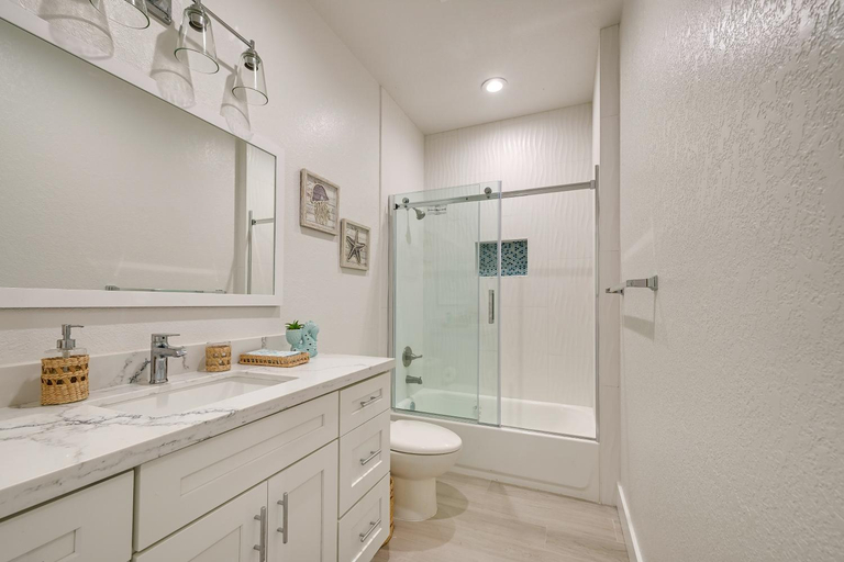 Bathroom 4, Sebring Serenity: Waterfront Retreat w/ Boat Dock!, Highlands