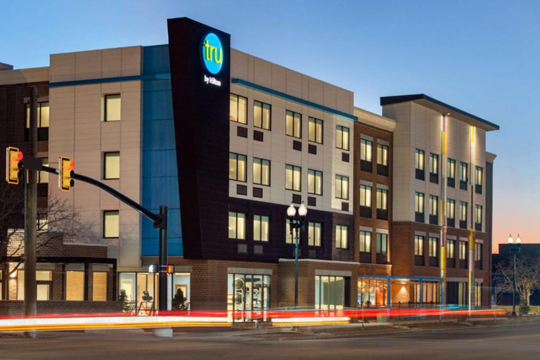 Tru by Hilton Ogden, Weber