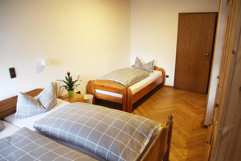 Bedroom 2, Hotel Zur Krone, Rheingau-Taunus-Kreis