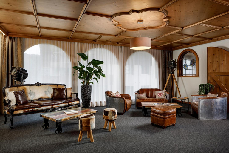 Public Area, Hotel und Naturhaus Bellevue, Uri
