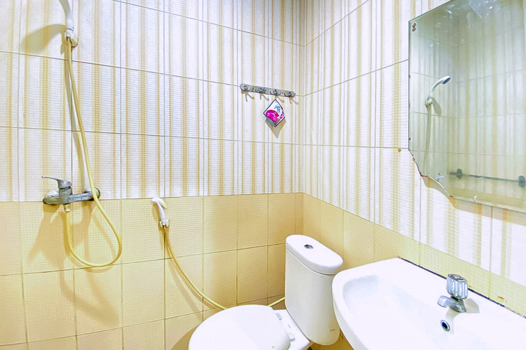 Bathroom 3, Env Residence Mangga Besar RedPartner, West Jakarta