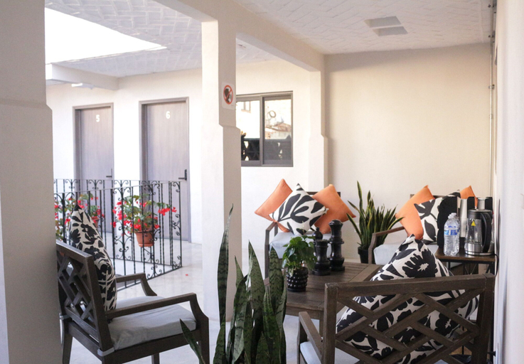 Others 5, Casa Doper Relox, Allende