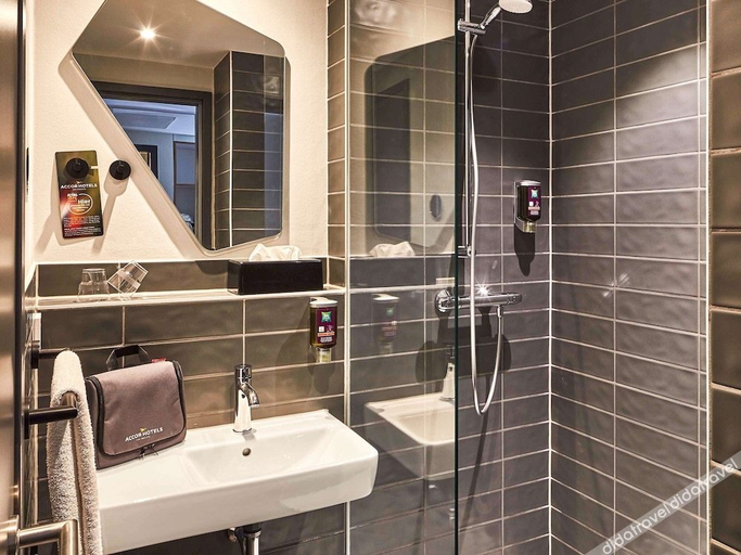 Bathroom 4, Ibis Styles Pforzheim, Pforzheim