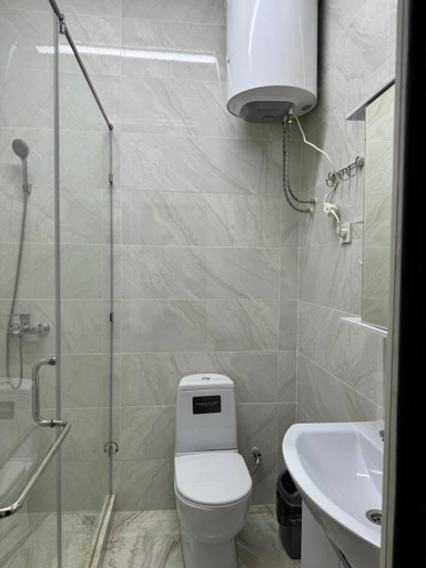 Bathroom 2, Аикол, Ton