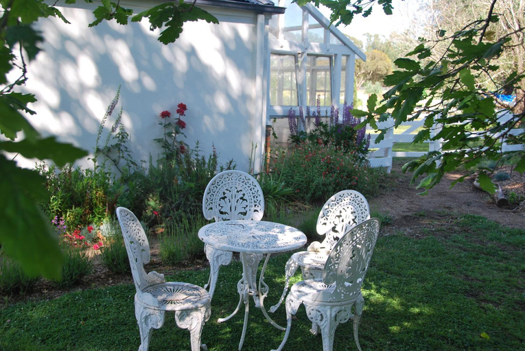 Others 4, Islay House - Blue Room, Macedon Ranges Bal