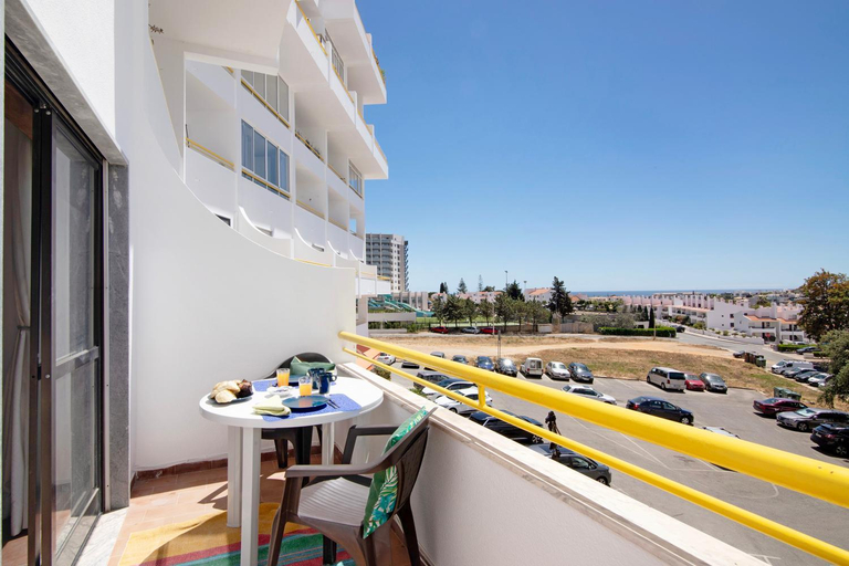 Others 4, Cozy Apartment in Montechoro, Albufeira