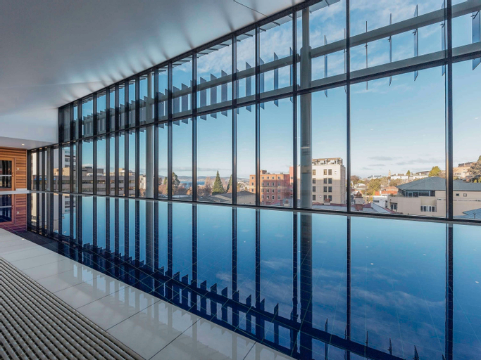 Exterior & Views 17