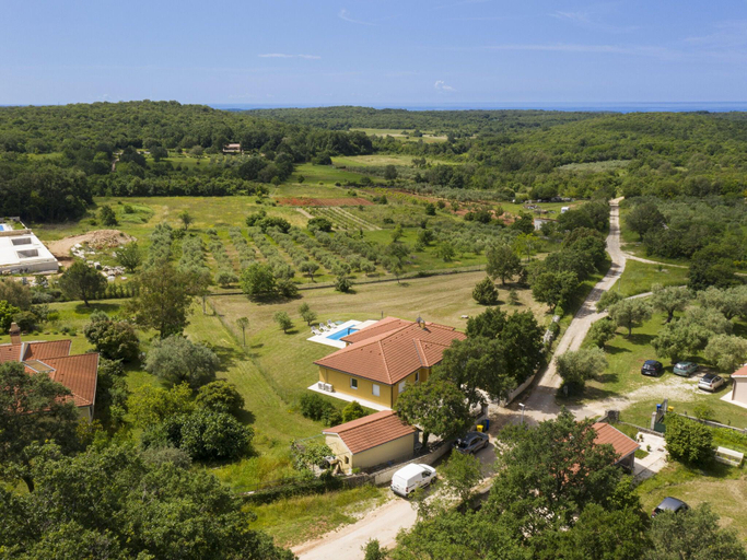 Others 3, Elegant Villa with Private Pool, Kanfanar