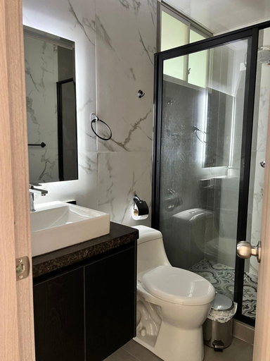 Bathroom 2, Hotel Amazonas Suite , habitacion sencilla, Lago Agrio