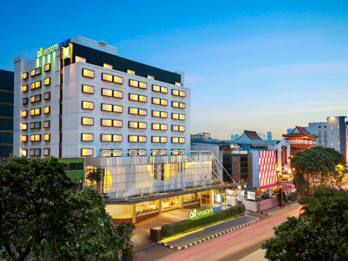 Exterior & Views 10