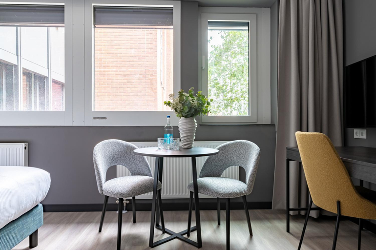 Dining Room 8