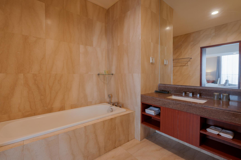 Bathroom 25
