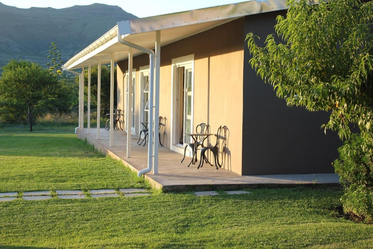 a Dam's View Accommodation, Chris Hani