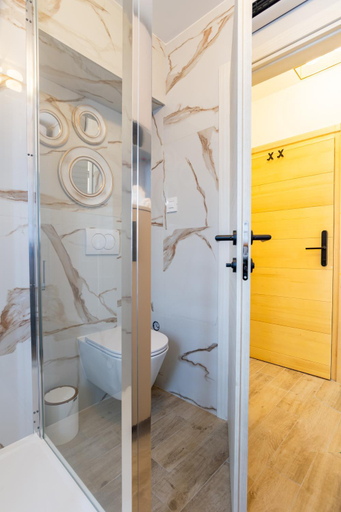 Others 5, Luxury Lifestyle Rooms, Split