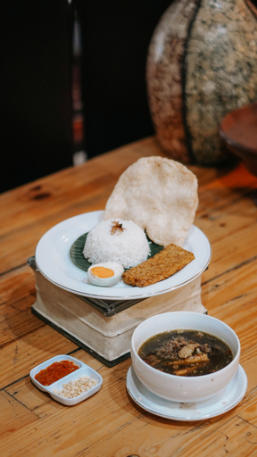 Food & Drinks 9