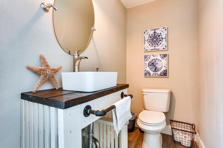 Bathroom 3, Pottsboro Home w/ Patio & Grill ~ 1 Mi to Lake!, Grayson