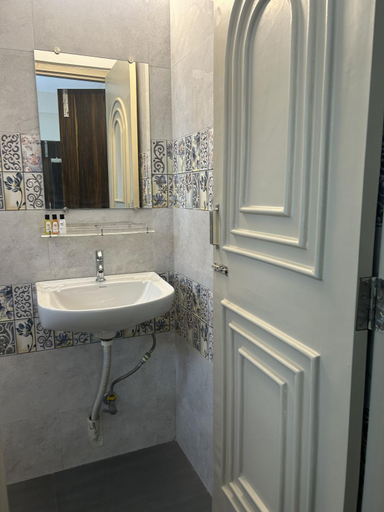 Bathroom 3, Chopson's Parc - Bed & Breakfast, North 24 Parganas