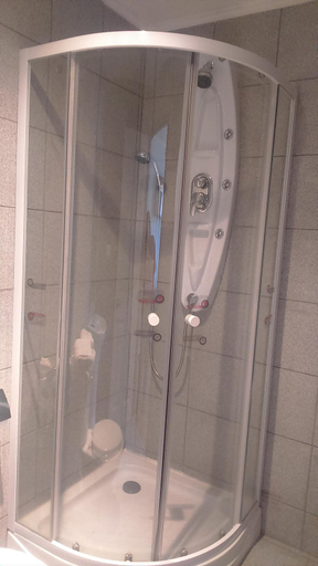 Bathroom 3, Hotel con C, Concepción