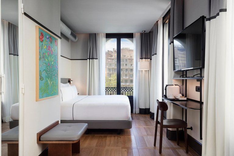 Facilities 4, Praktik Essens, Barcelona