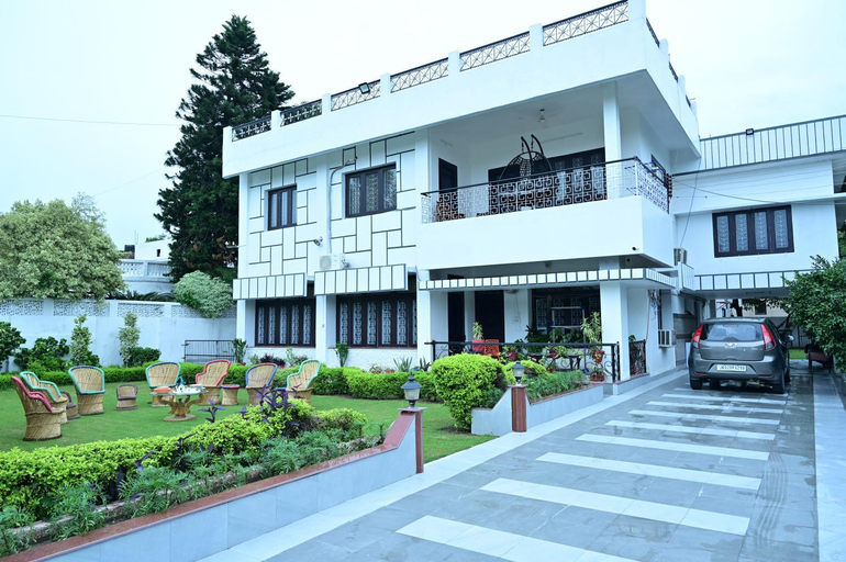 Exterior 6