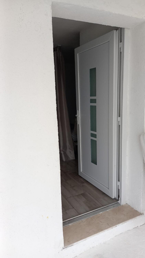 Others 3, Apartment Inter Vivos, Blato