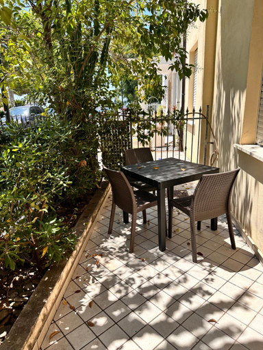Others 5, B&B Dora 2,0, Cosenza