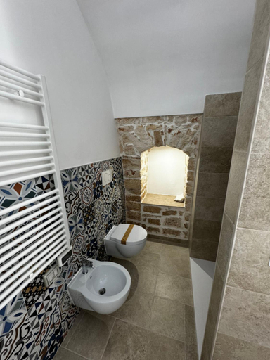 Others 2, B&B Del Corso, Bari