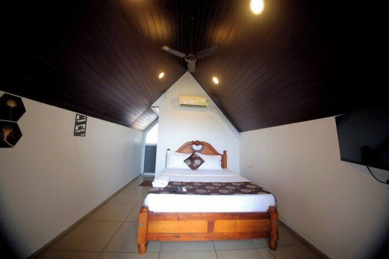Bedroom 3, Ripples Backwater Resort, Kollam