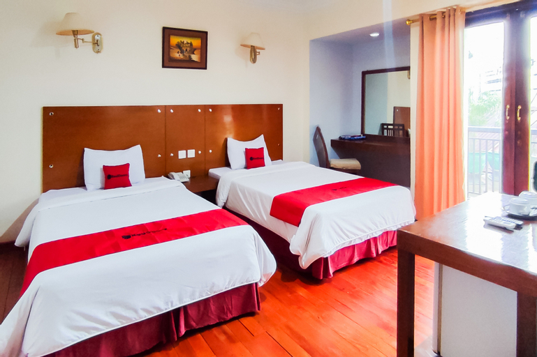 RedDoorz Plus @ Hotel Bukik Gadang Sijunjung - Tap to explore photos
