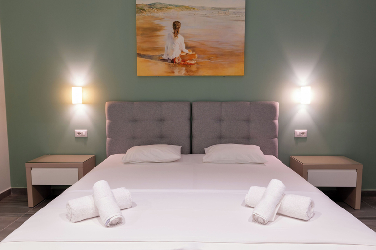 Bedroom 3, Franklin Rooms, Sarandës