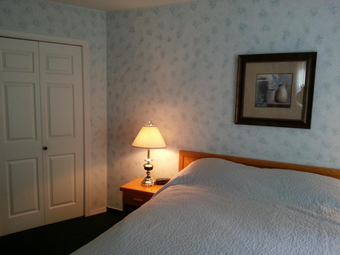 Bedroom 3, Heritage Inn, Fraser Valley