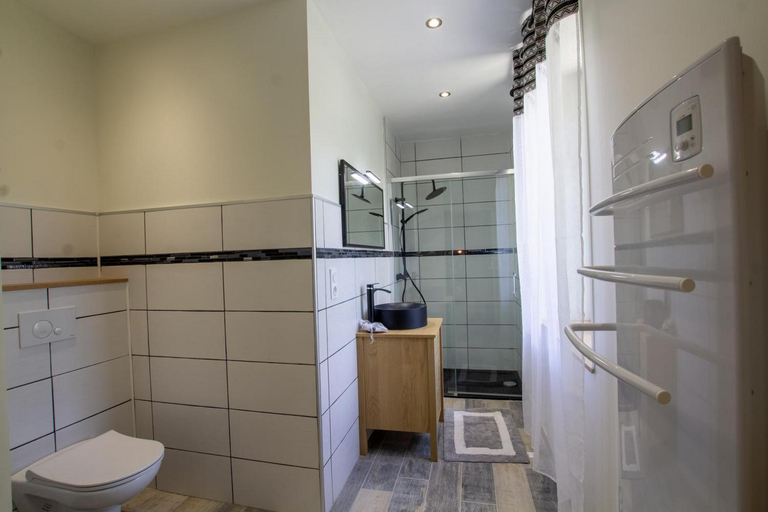 Bathroom 2, Chambres d'hotes du Lac Beausoleil, Dordogne