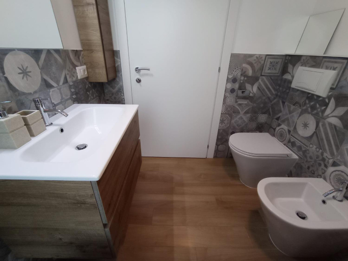 Bathroom 2, Terrazza18, Milano