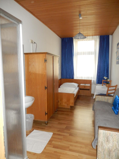 Bedroom 10