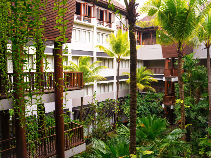 Exterior & Views 19
