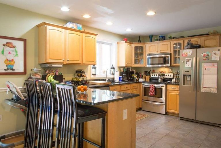 Others 5, Six-Bedroom Family Retreat, Strafford