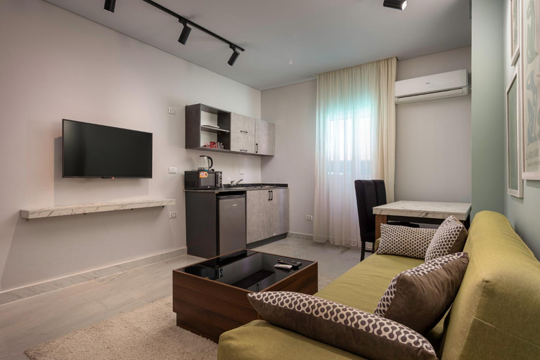 Shared lounge/TV area