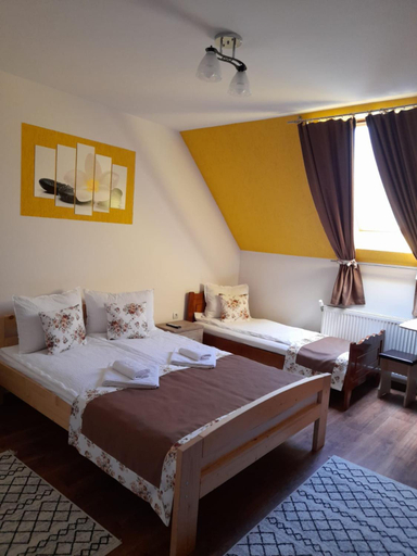 Others 3, Casa EMY, Praid