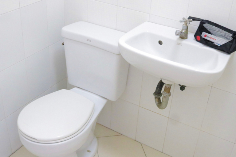 Bathroom 5, Bonifacio St Cebu, Cebu City