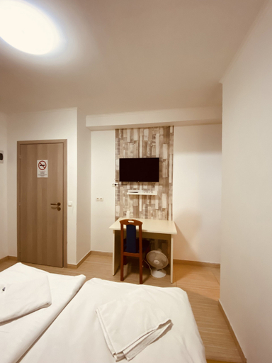 Bedroom 3, Easy Star Hotel, Budapesti