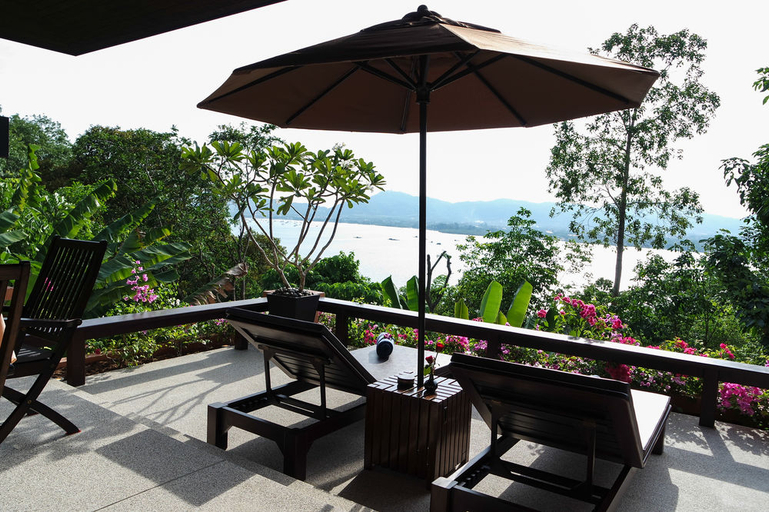 Exterior & Views 8