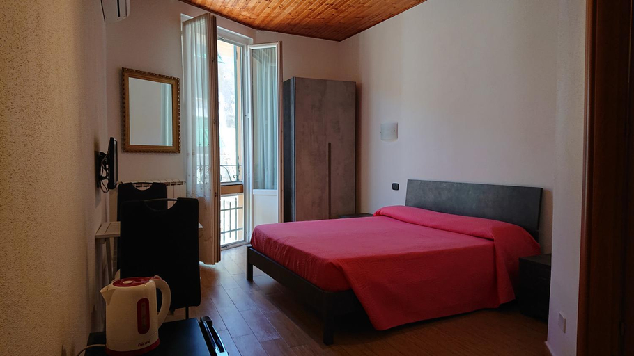 Bedroom 3, Affittacamere Marco, La Spezia