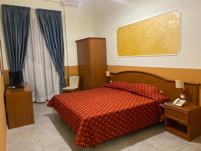 Bedroom 2, grand hotel stella maris, Reggio Di Calabria