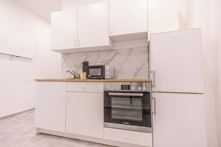 Others 4, 4BR Apt for 10P - 10 Min to Westbahnhof, Wien