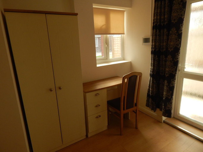 Modern, well located en-suite rooms with parking & all facilities, Cambridgeshire